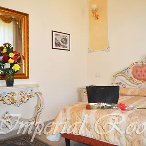 3* Pensión Imperial Luxury